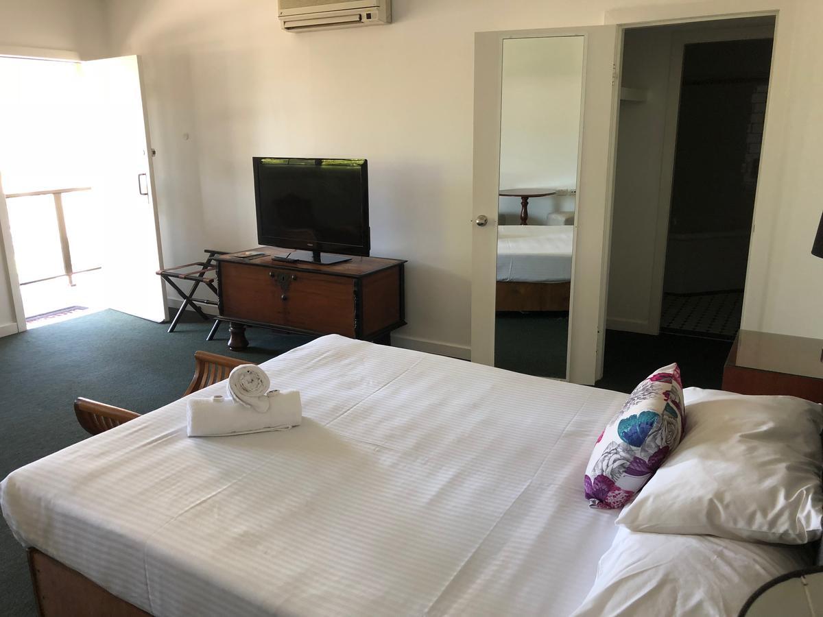 Squid'S Ink Motel Белмонт Экстерьер фото