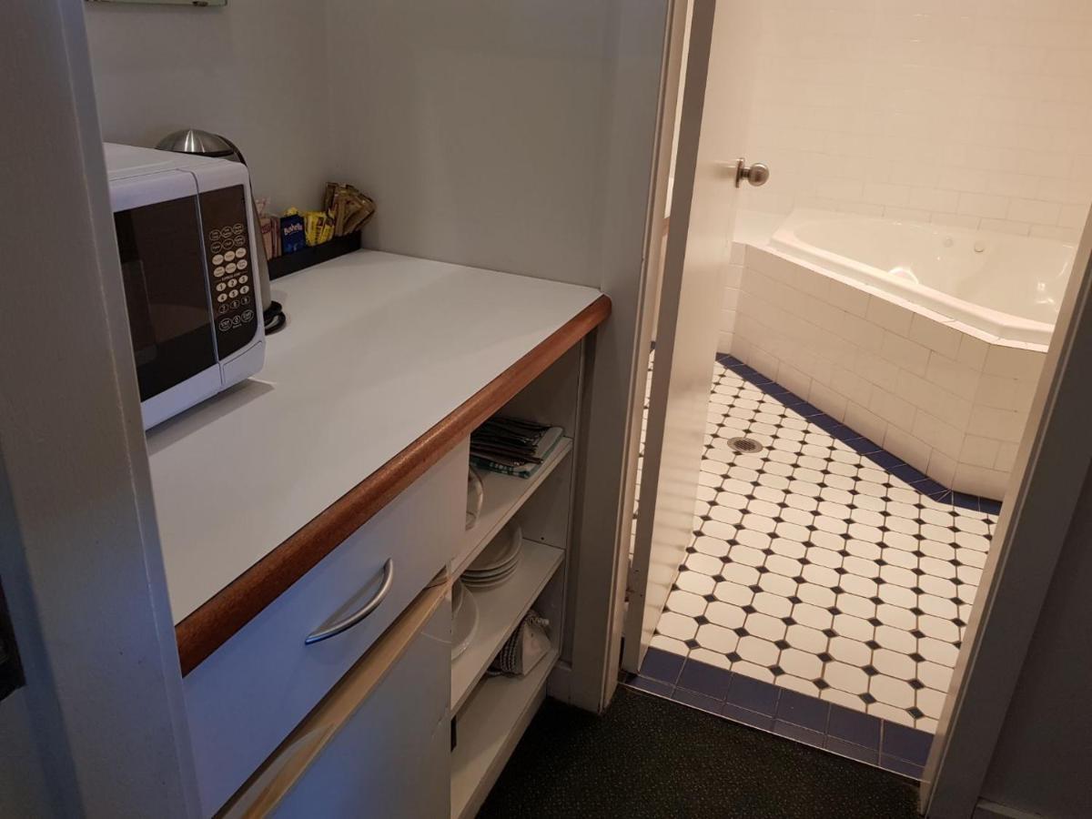 Squid'S Ink Motel Белмонт Экстерьер фото