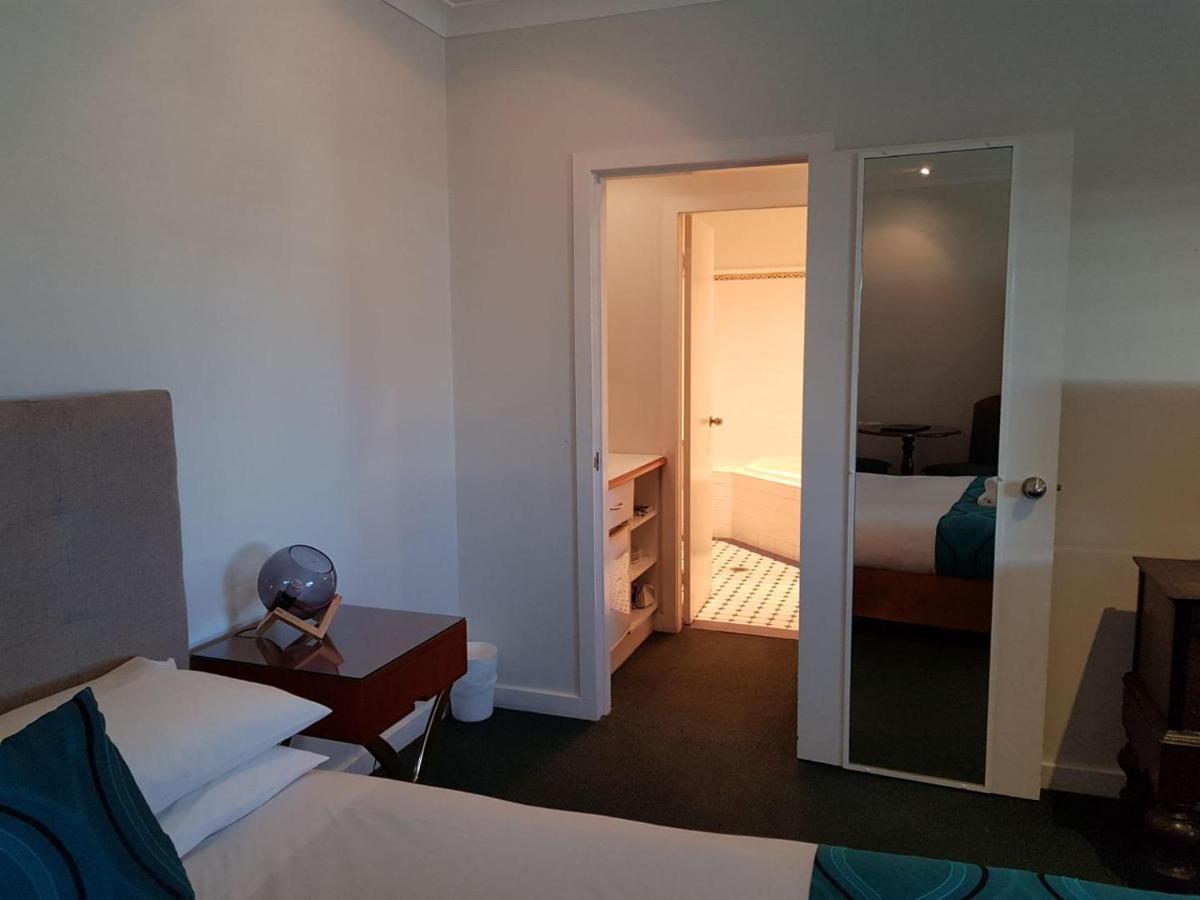 Squid'S Ink Motel Белмонт Экстерьер фото